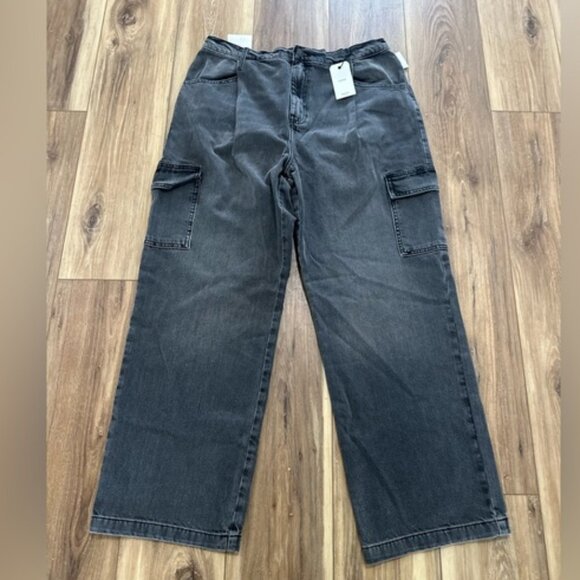 Forever 21 womens cargo jeans size 32 NWT - Picture 1 of 4